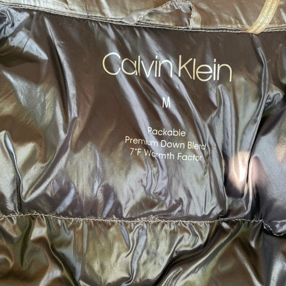 Calvin Klein insulated jacket size Medium. - Picture 6 of 10